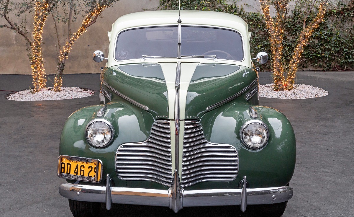 Pick of the Day: 1940 Buick Roadmaster Four-Door Touring Sedan