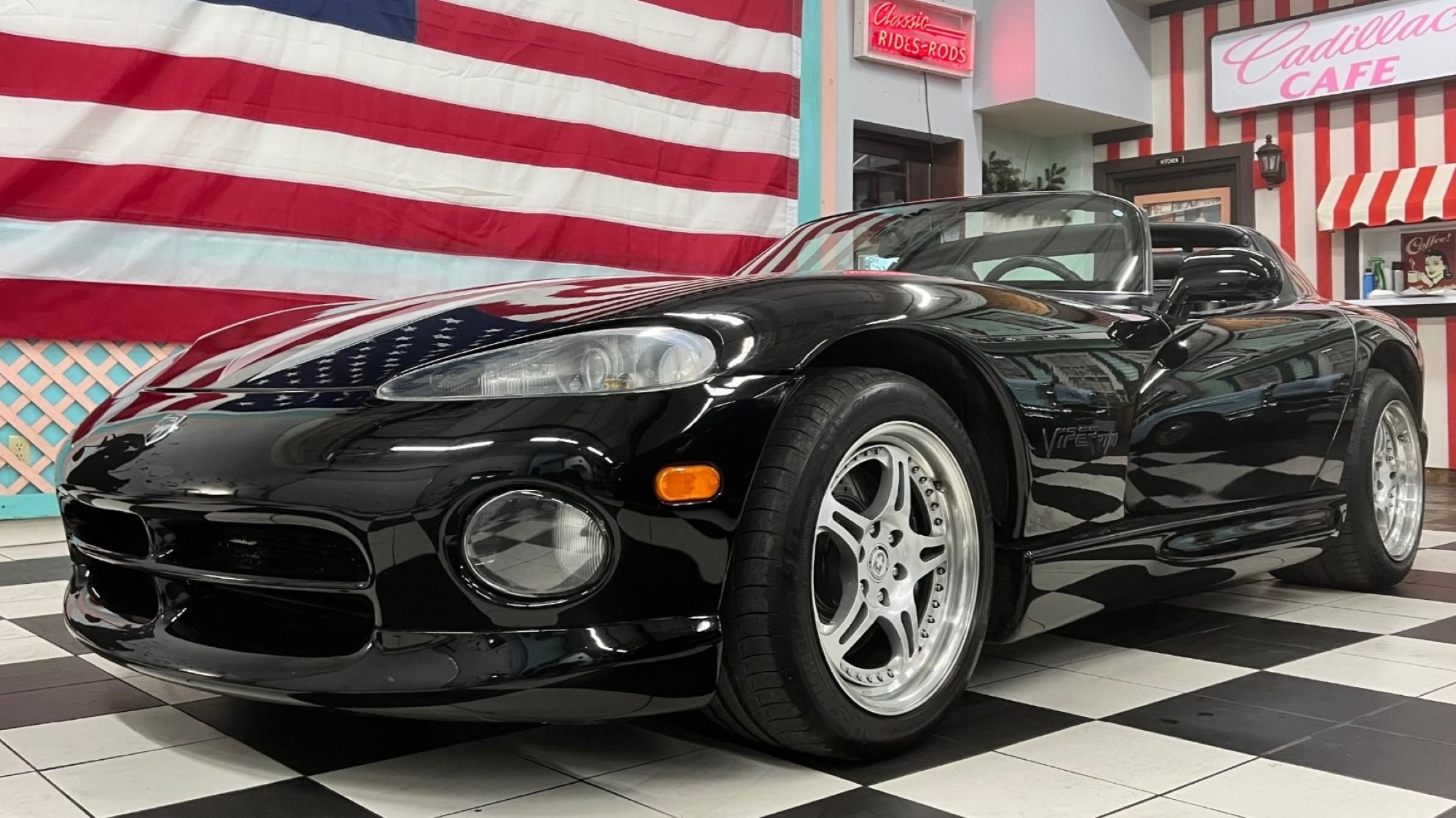 AutoHunter Spotlight: 1996 Dodge Viper RT/10