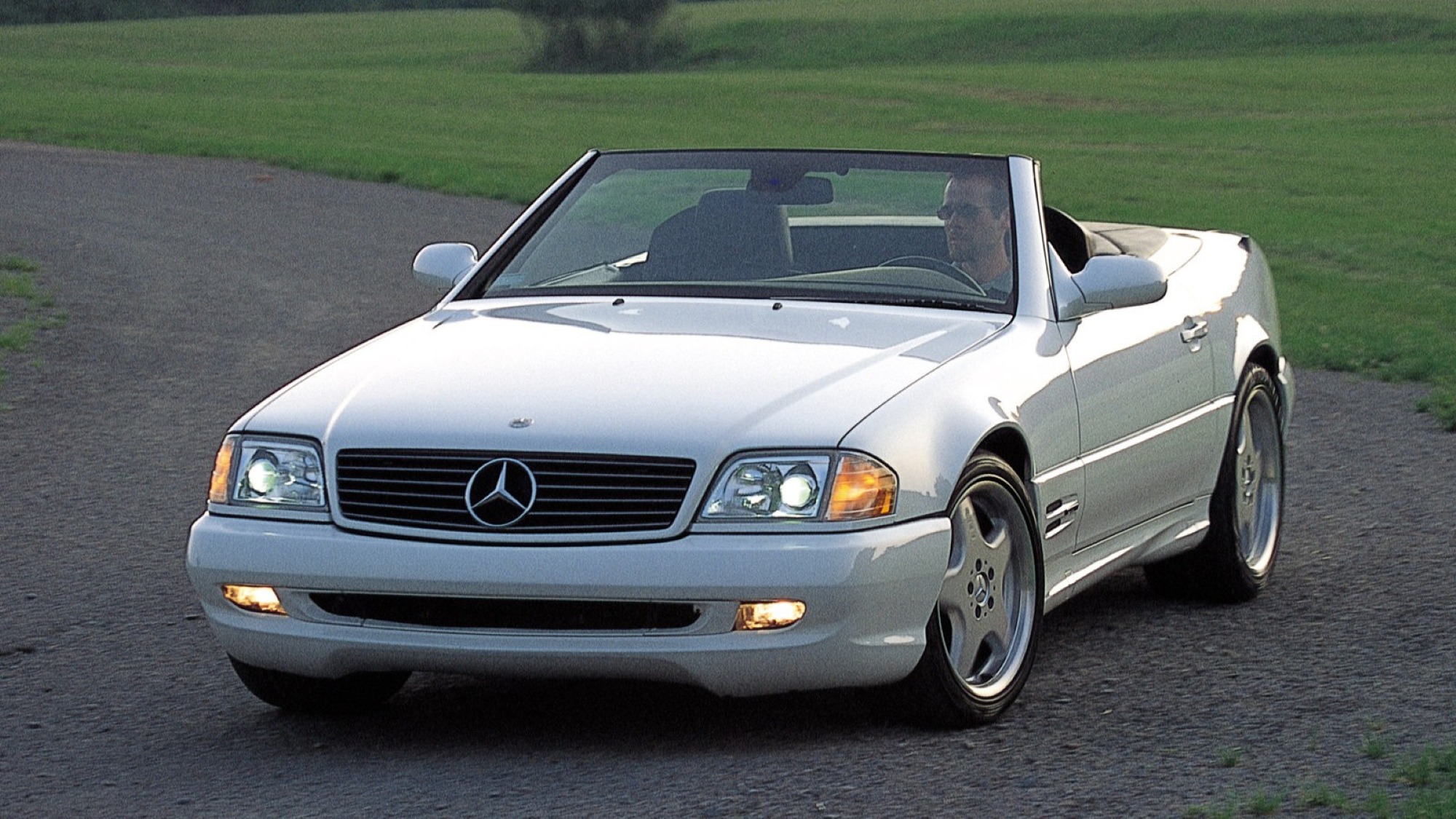 Have You Seen a “Monoblade” Windshield Wiper in Slow Motion?