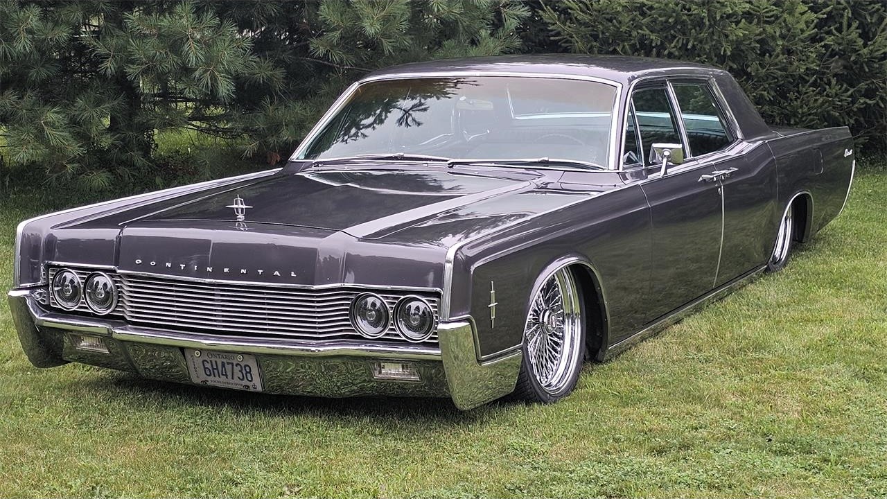 Pick of the Day: 1966 Lincoln Continental | The ClassicCars.com