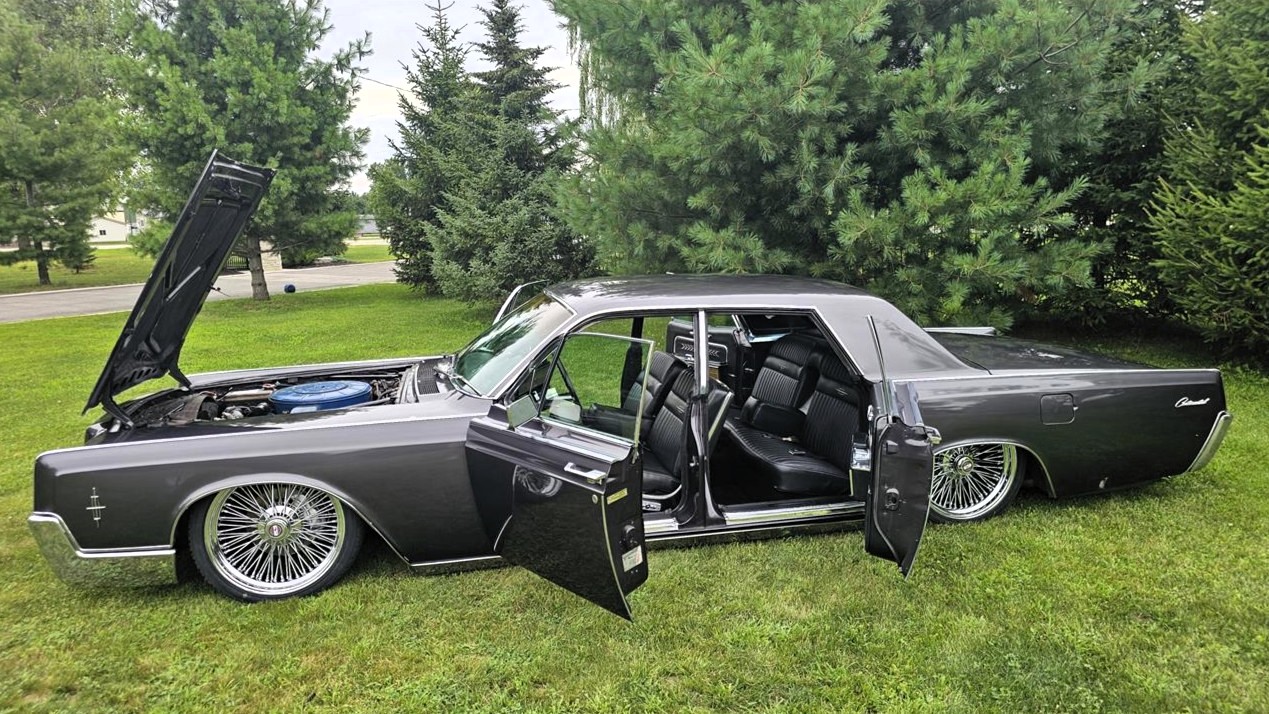 Pick of the Day: 1966 Lincoln Continental
