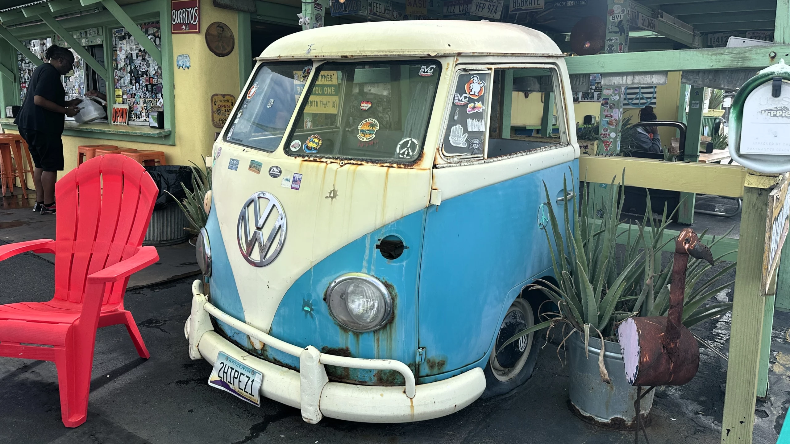 Phoenix Taco Shop Delivers Hippie Vibe Via a Classic VW Bus Phoenix Taco Shop Delivers Hippie Vibe Via a Classic VW Bus